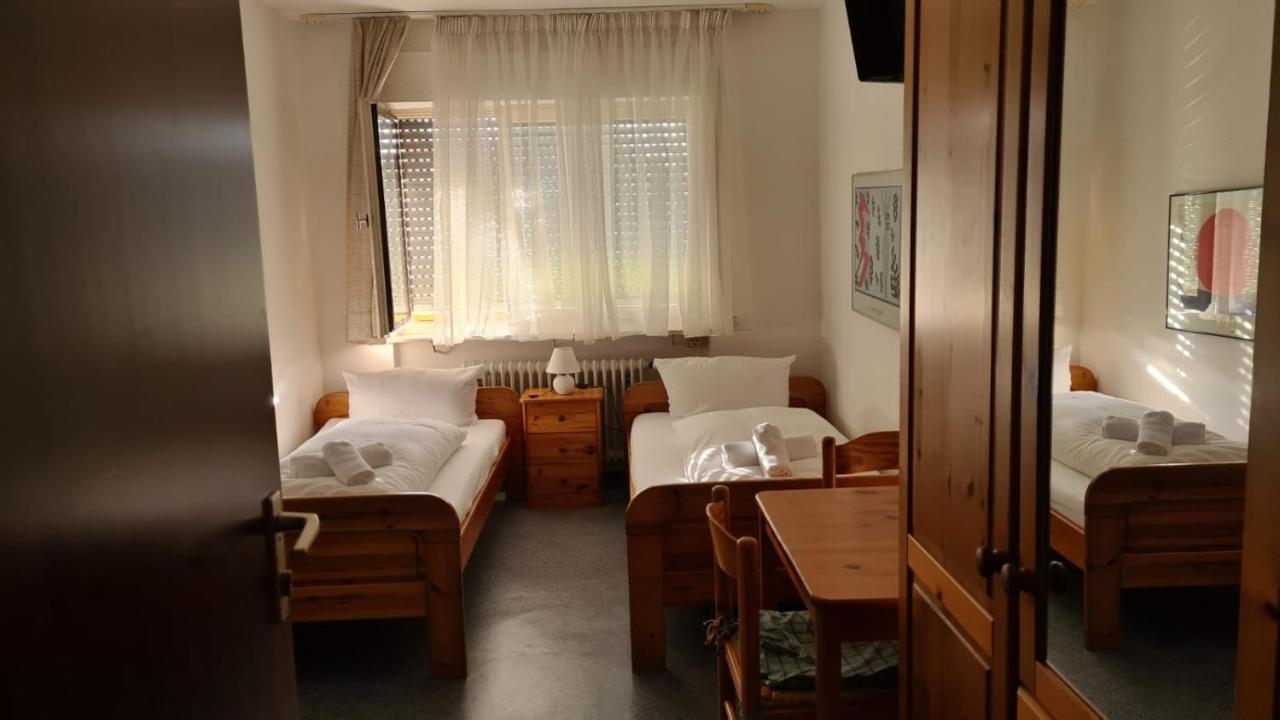 Landgasthof Rose Hotel Дитцинген Екстериор снимка